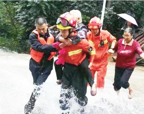 “台风十九号最新动态，风雨同舟，共迎晴朗未来”